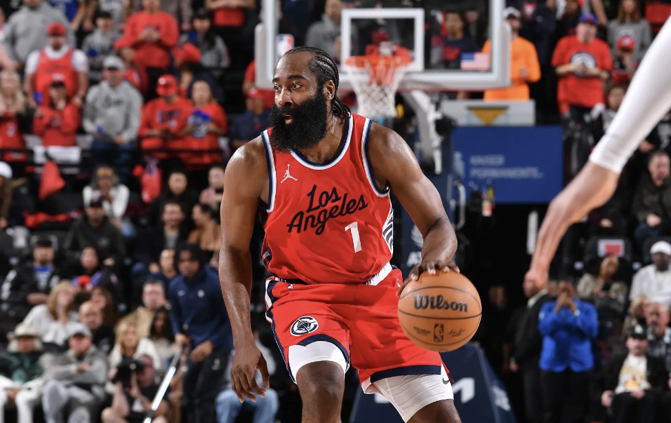 u球体育-关于风云突变瓦伦西亚转会期豪取连胜葡萄牙体育防线松动备战欧超杯，媒体一致点评：今晚圣安东尼奥马刺调整名单以备足总杯的信息